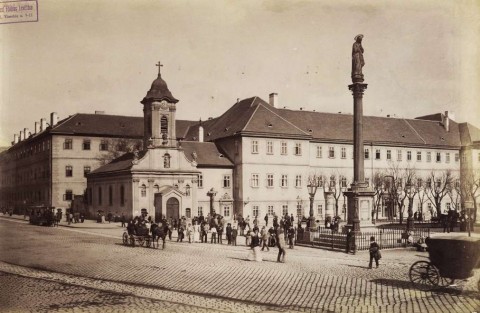 Rókus Kórház (Array)