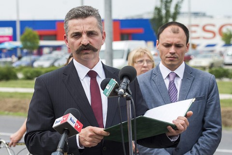 Tessely Zoltán (Array)