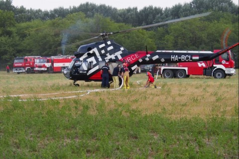 Tűzoltó helikopter (Array)