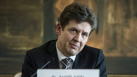 aszódi attila (Array)