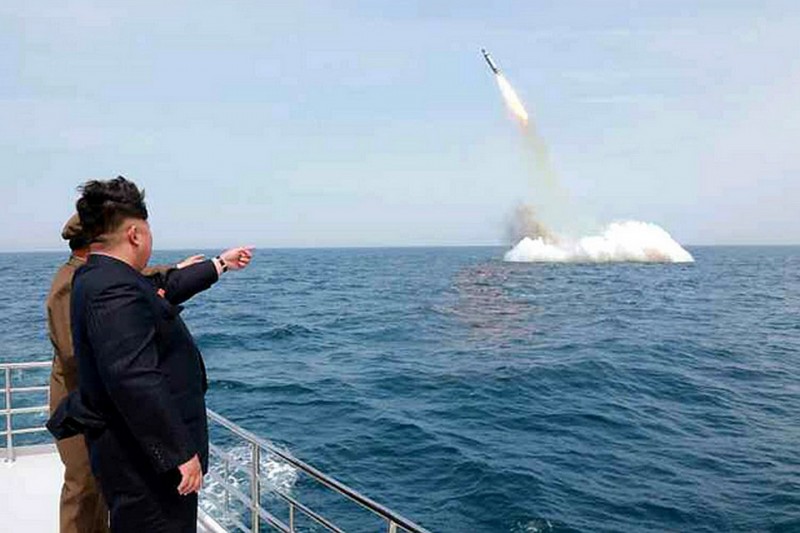 észak-koreai rakéta (Array)