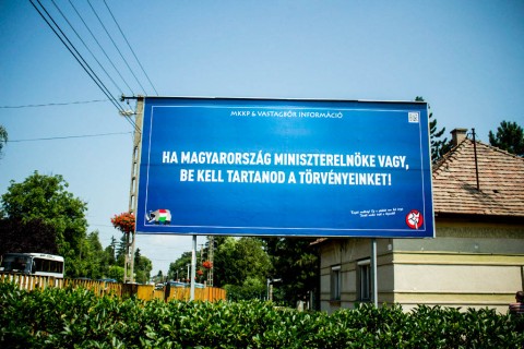 felcsutkiemelt (Array)