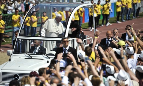 ferenc-papa-szarajevoban(960x640).jpg (Array)