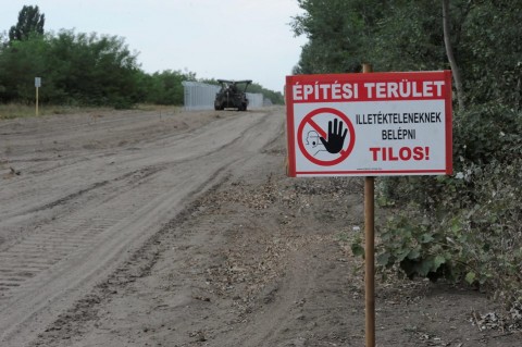 kerítésépítés (Array)