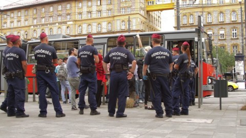 kiürítik a keletit (Array)