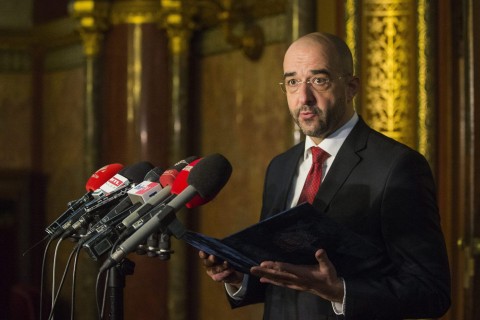 kovacs-zoltan(e4d147de-6c6b-4324-8ea6-54ac3c83582e)(210x140).jpg (Array)