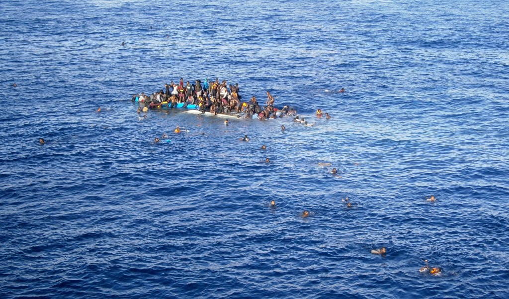 menekült a tengeren (Array)
