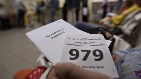 munkanélküliség (Array)