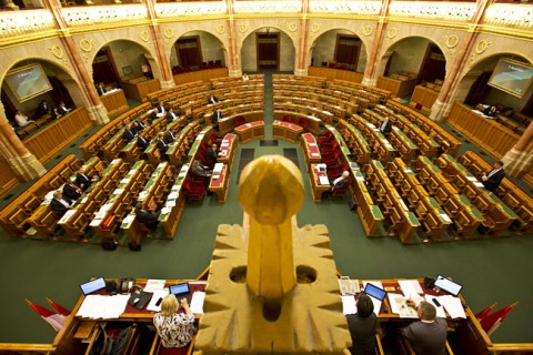 parlament(c18f4781-9268-4db9-be27-1071e7fa2cb5)(210x140).jpg (Array)
