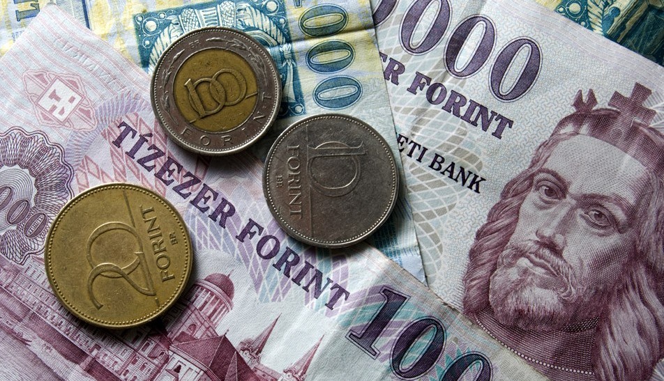 penz-forint-euro-frank-deviza-penzugy-gazdasag(6)(210x140).jpg (Array)
