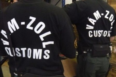 pénzügyőrök (Array)