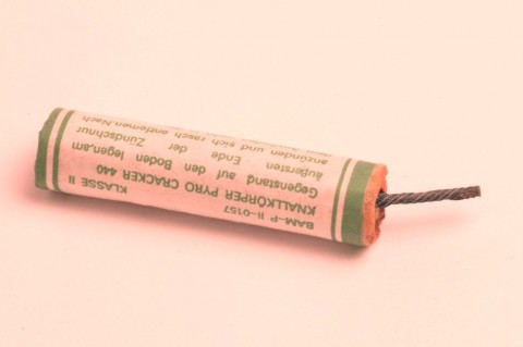 petarda(1)(210x140)(1).jpg (Array)