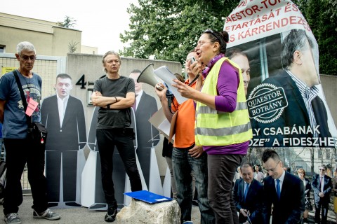 quaestor tüntetés (Array)