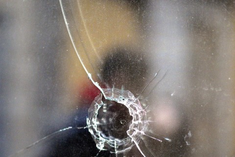 terror, lövésnyom (Array)