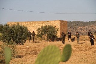 tunéziai katonák (Array)