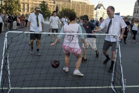 tuntetes-a-felsooktatasi-torveny-ellen(960x640).jpg (Array)