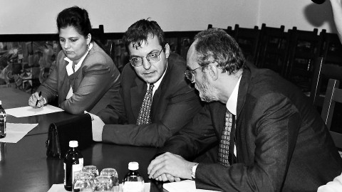 vida simicska (Array)