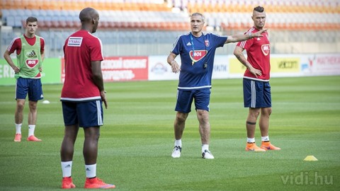 Bernard Casoni (Array)