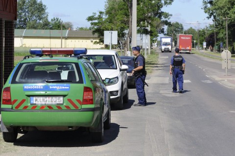 Hatarorok-Makon(960x640).jpg (Array)