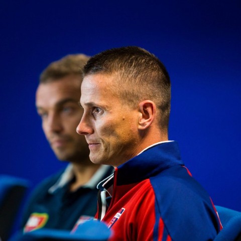 Juhász Roland, Pető Tamás (Array)