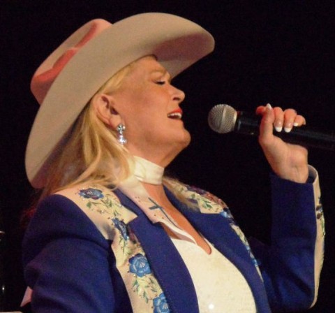 Lynn Anderson  (Array)