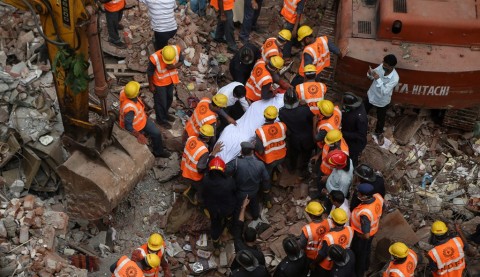 Mentőalakulat Indiában (Array)