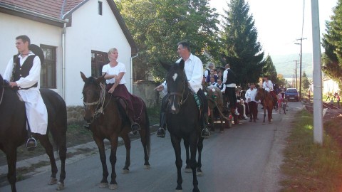 Parasztolimpia a Börzsönyben (Array)