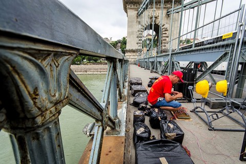 Tűzijáték (Array)