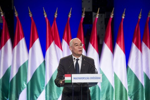 balog zoltán (Array)