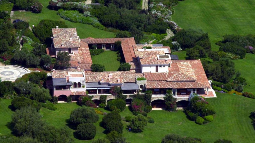 berlusconi villa (Array)