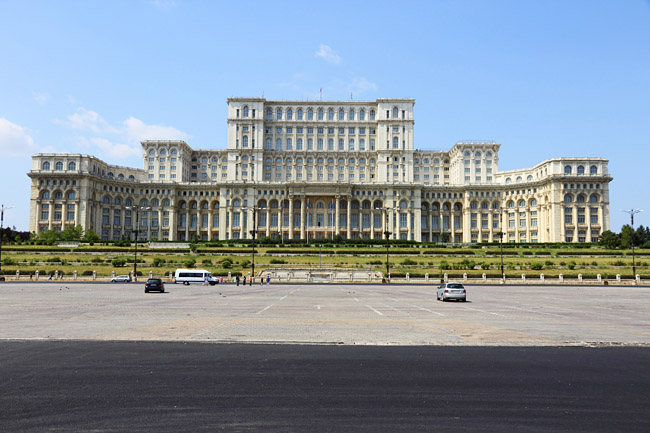 bukaresti parlament (Array)