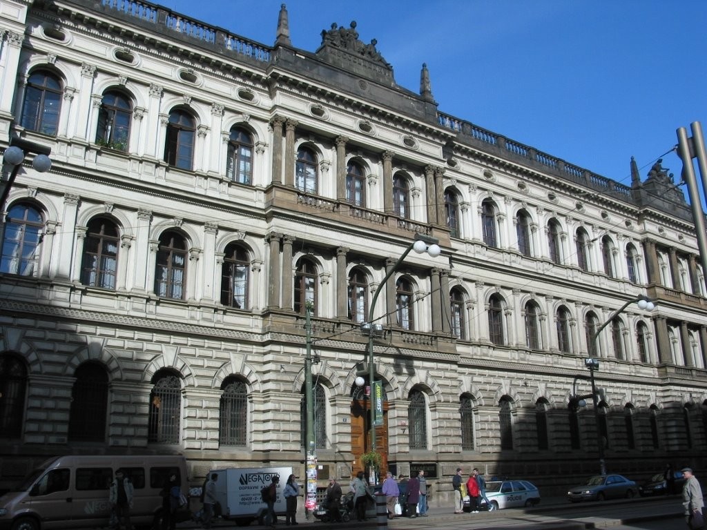 cseh akadémia (Array)