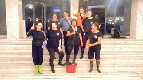 elázott az örkény színház (Array)