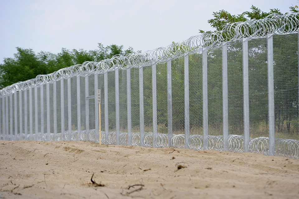 határzár, kerítés (Array)