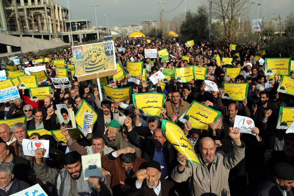 iráni tüntetés (Array)