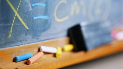 iskolakezdési támogatás (Array)