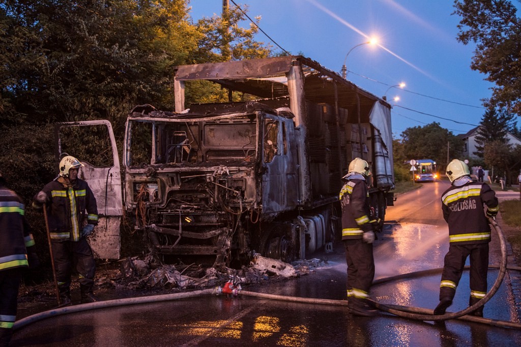 kiégett kamion a XVII-ben (Array)