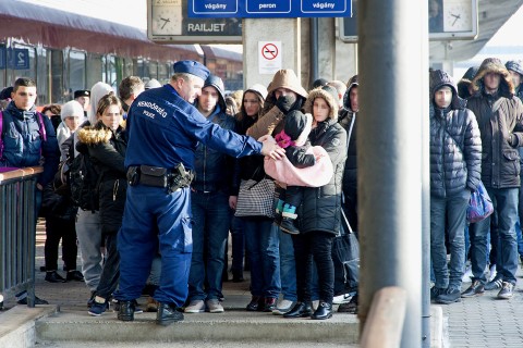 menekültek 4 (Array)