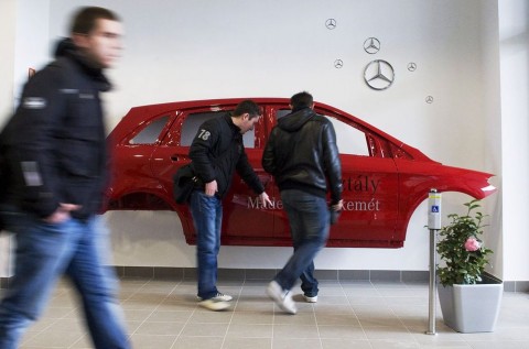 mercedes gyár - kecskemét (Array)