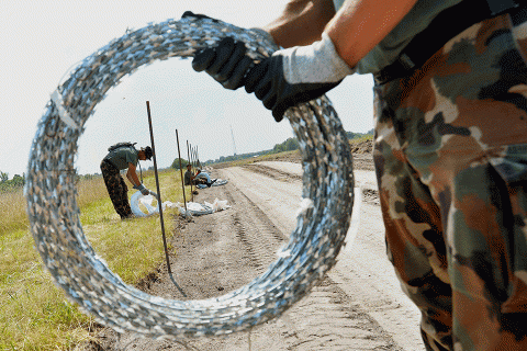 orbán kerítés (Array)