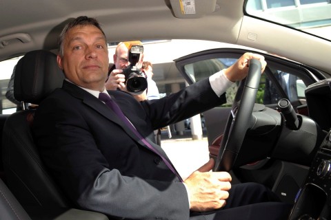 orban-kocsit-hajt(210x140).jpg (Array)