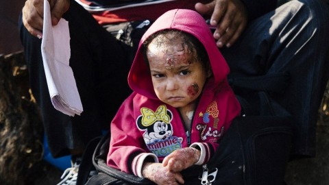 szír kisfiú (Array)