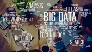 adatvezérelt marketing - Big Data Storage Online Cloud Data Center Web Concept