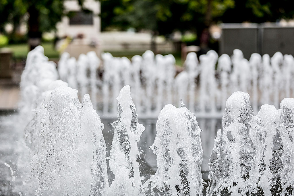 Ítéletidő: a monokinis lányokat elmosta a Duna 8 Budapest tél 01 1