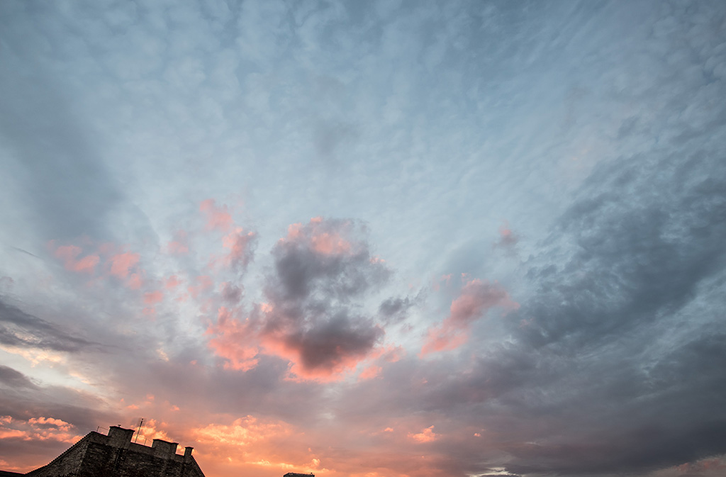 Egy képpár arról, mit tett az óraátállítás ezzel a szegény országgal 1 24.hu / Neményi Márton