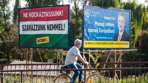 óriásplakát MTI Fotó: Czeglédi Zsolt