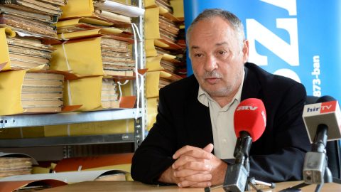 , 2014. június 24. Németh Péter főszerkesztő a Népszava sajtótájékoztatóján a napilap budapesti székházban 2014. június 24-én. Befektetőkhöz és az előfizetőkhöz fordul a Népszava, miután svájci tulajdonosa jelezte, hogy nem tudja tovább finanszírozni a lapot. MTI Fotó: Soós Lajos