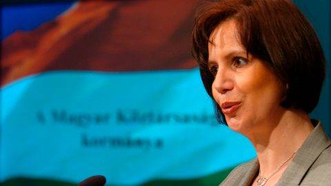 Danks Emese kormányszóvivő évindító tájékoztatót tart a Miniszterelnöki Hivatal irodaházában. MTI Fotó: Kovács Tamás. 2007 január 2-án