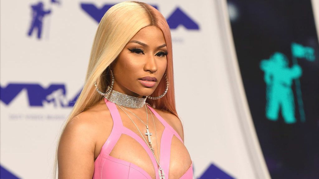 Mikroszkópot kell szereznünk ahhoz, hogy eldöntsük, van-e Nicki Minaj-on  bugyi | 24.hu