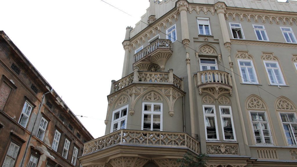 Krúdy Gyula első feleségével közös otthona, a Pekáry-ház harmadik emeleti, erkélyes lakása